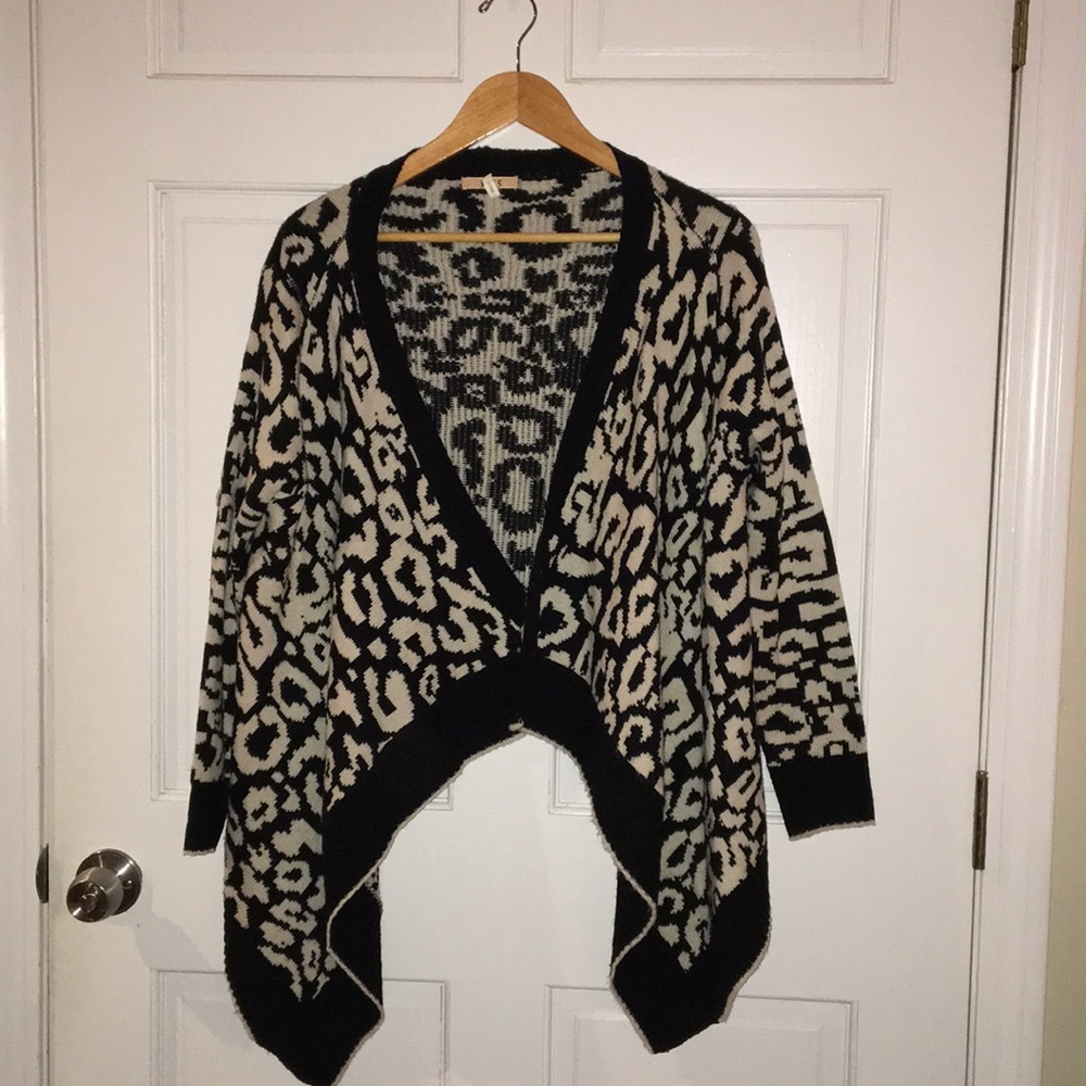 Black and white patterned high low cardigan